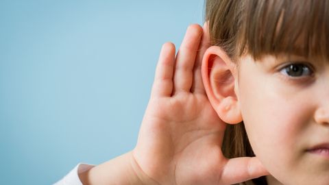 VÕIMAS RAVINIPP ⟩ Sünnipäraselt kurt laps tehti kuuljaks