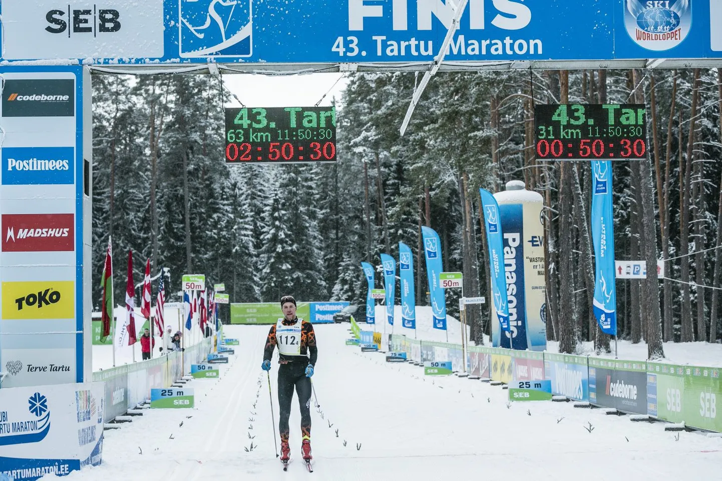 Vahur Teppan Tartu Teatemaratoni finišis.