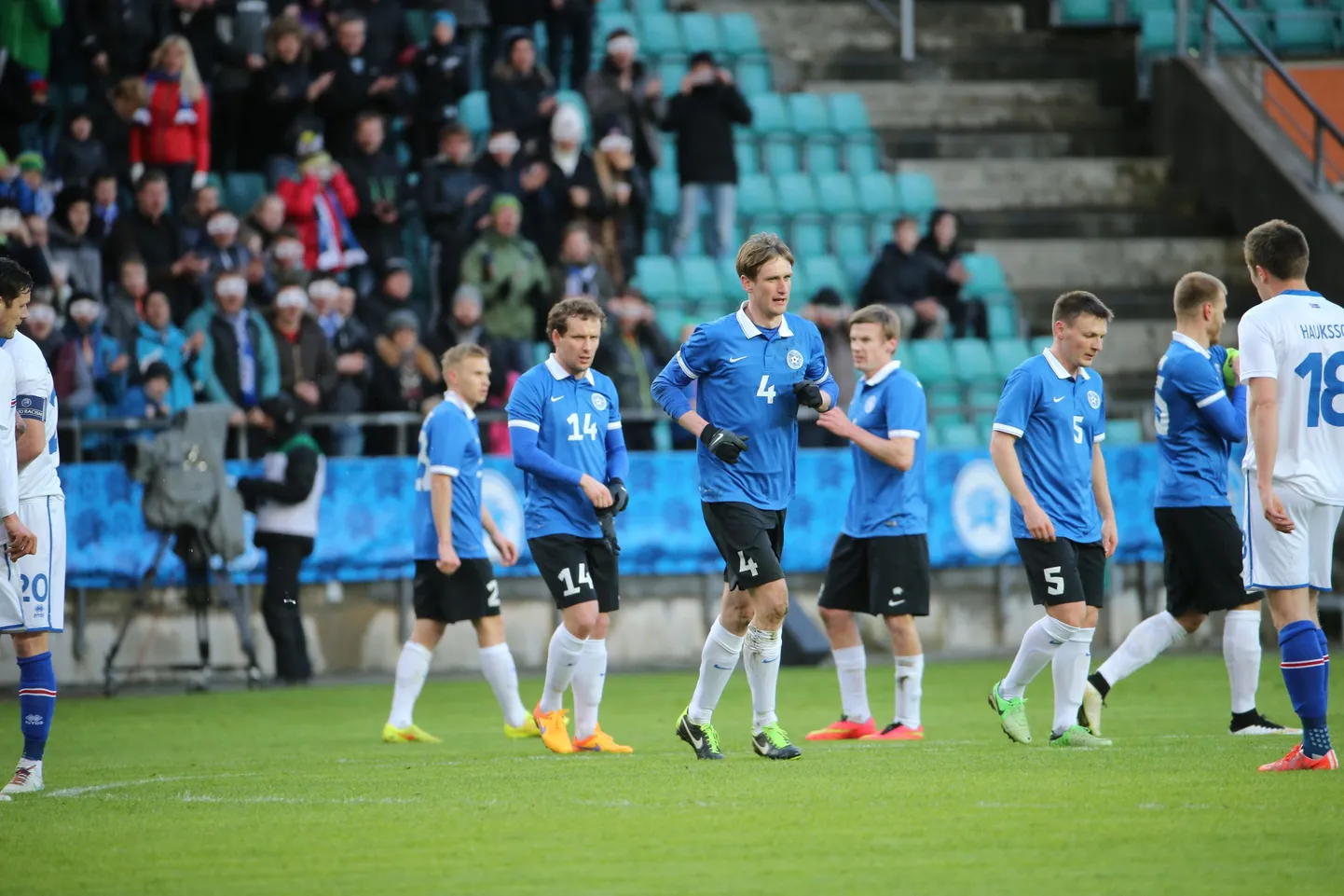 Сборная Эстонии в последнем матче с Исландией.