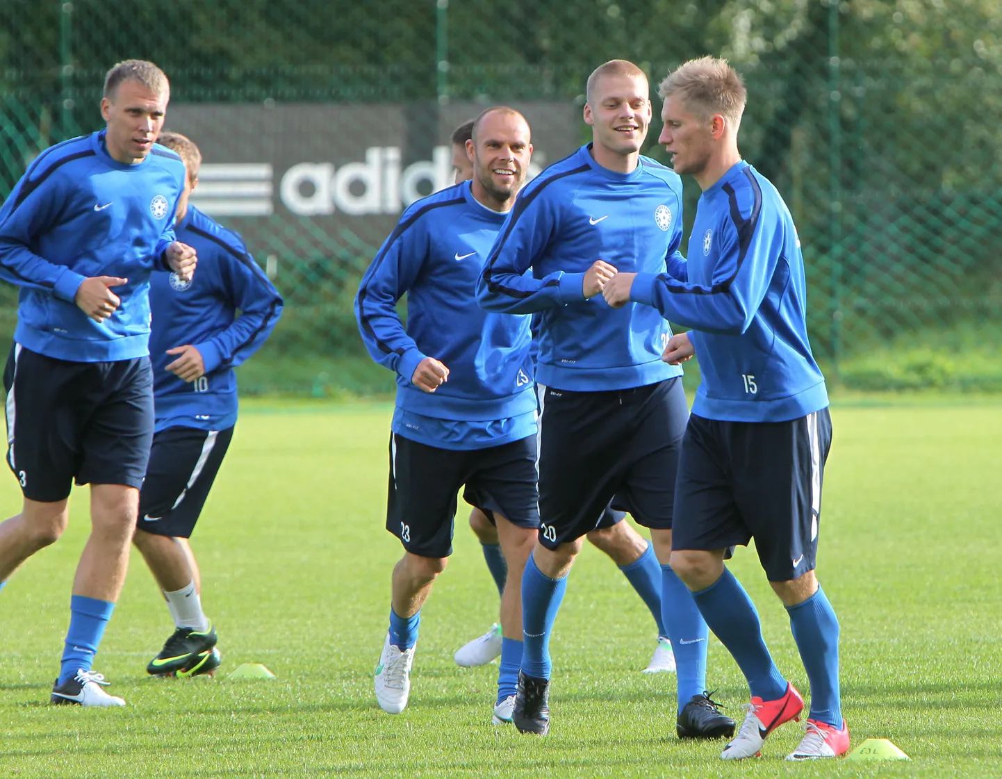 Eesti koondis treenimas, Taavi Rähn vasakul.