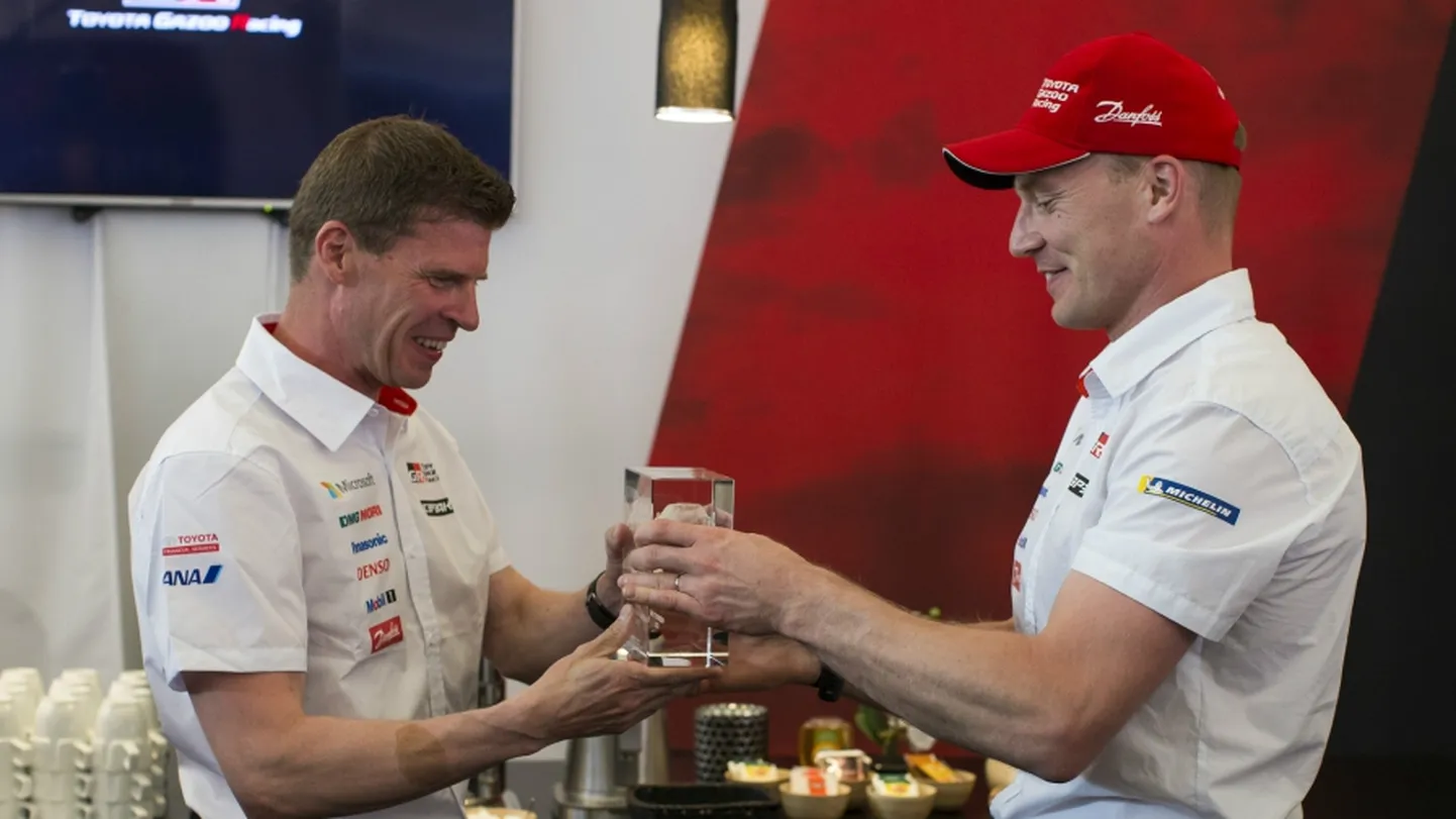Miikka Anttila (vasakul) ja Jari-Matti Latvala.