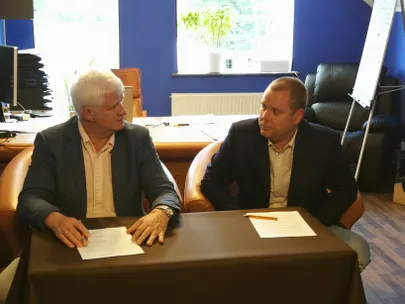 Töötukassa ja Võru Empak AS sõlmisid leppe.