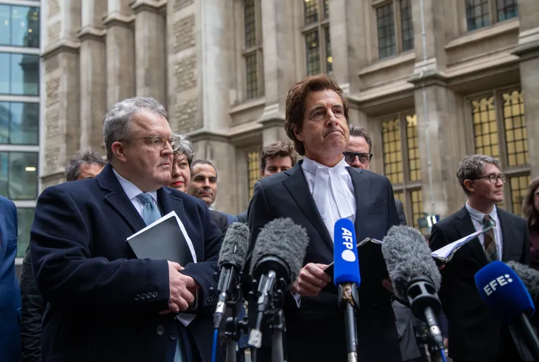 22. jaanuar 2025, London, Inglismaa, Ühendkuningriik: Lord Tom Watson ja prints Harry advokaat David Sherbone.