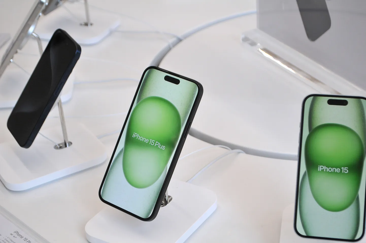 iPhone 15.