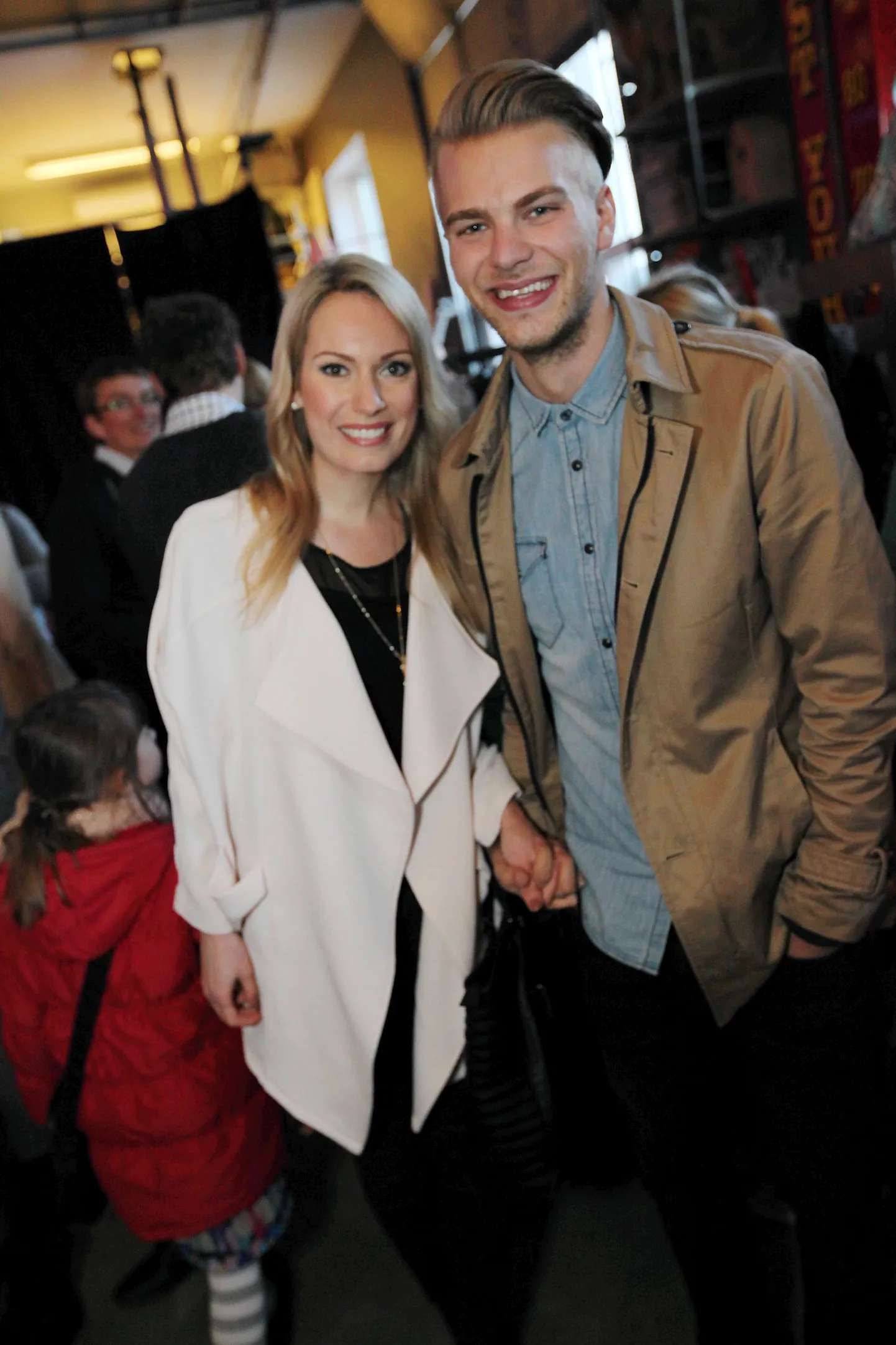 SUPILINNA SALASELTSI afterparty NAFTA FILMS kontoris.
Daniel Levi koos pruudiga