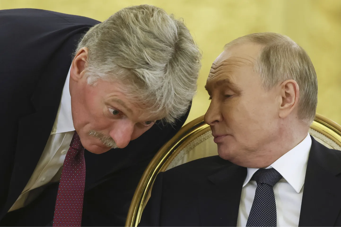 Kremli pressiesindaja Dmitri Peskov ja Vladimir Putin.