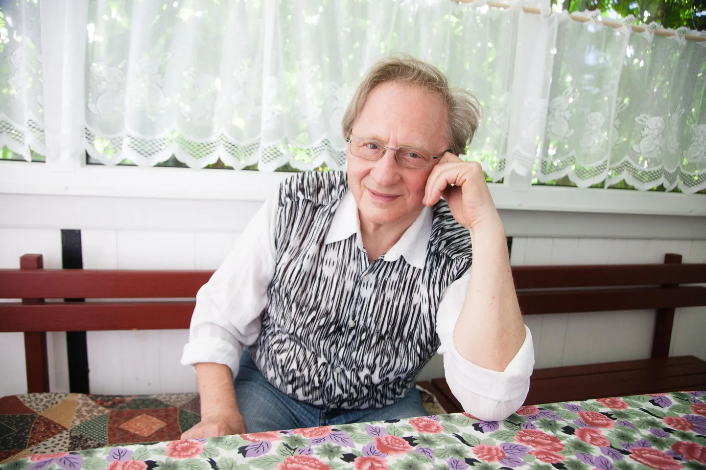 Adik Levin.