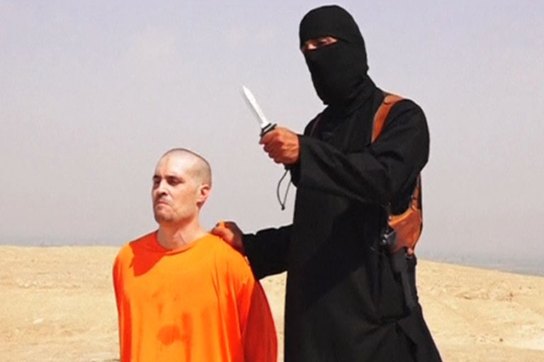 Islamiriigi džihadist valmistub 2014 hukkama USA ajakirjanikku James Foleyt