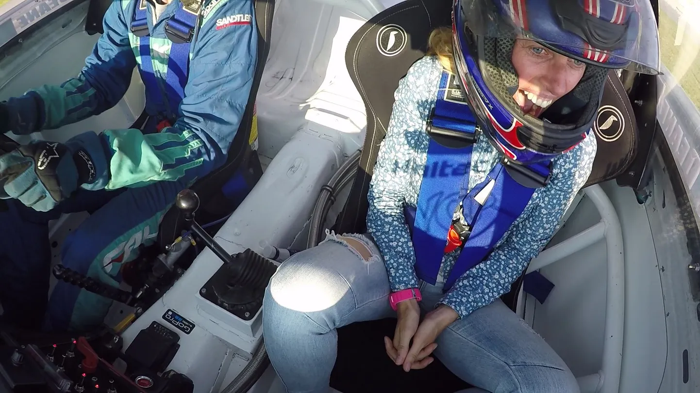 Ajakirjanik Drift Allstarsil osaleva James Deane´i autos.