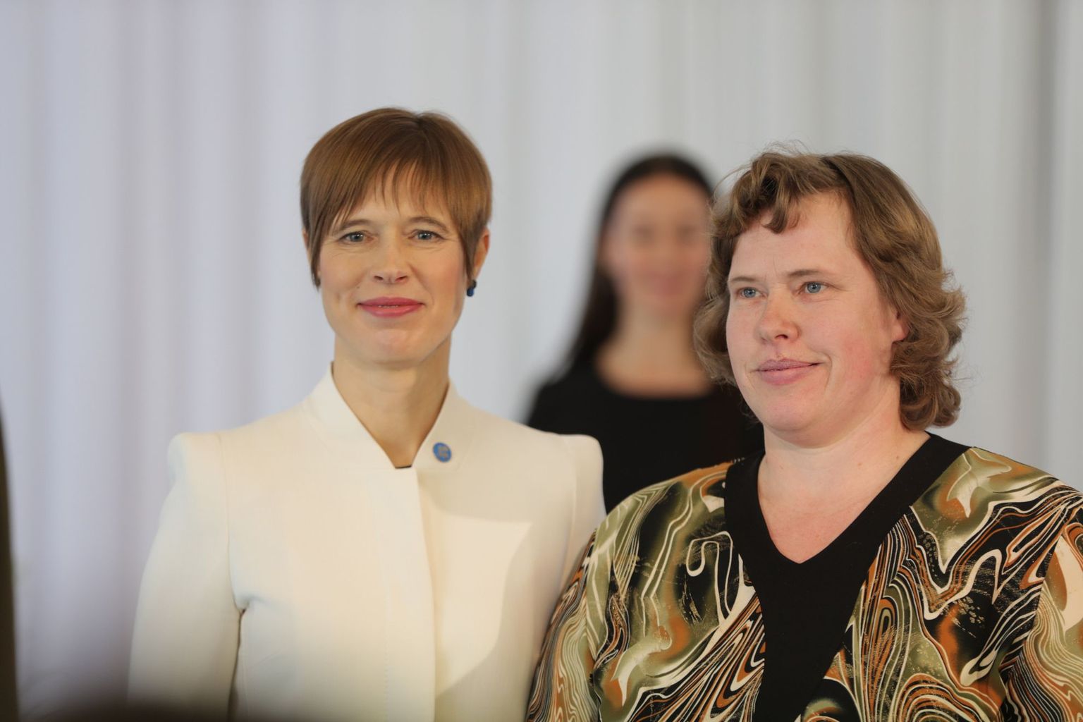 Valgamaa kirjakandja Liia Piho sai presidendilt Valgetähe medali.