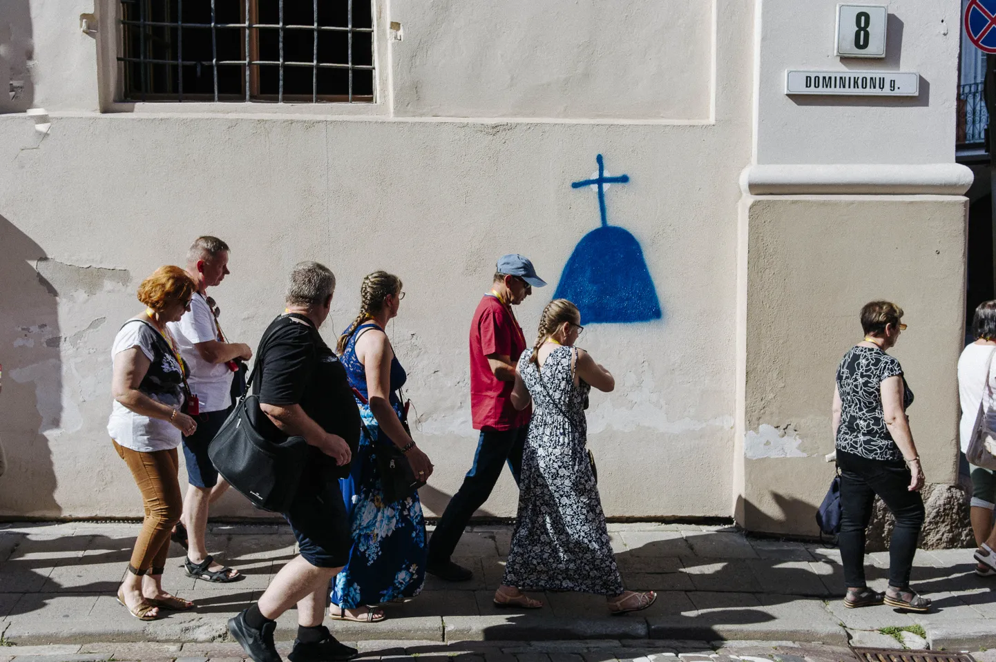 Туристы на улице Вильнюса.