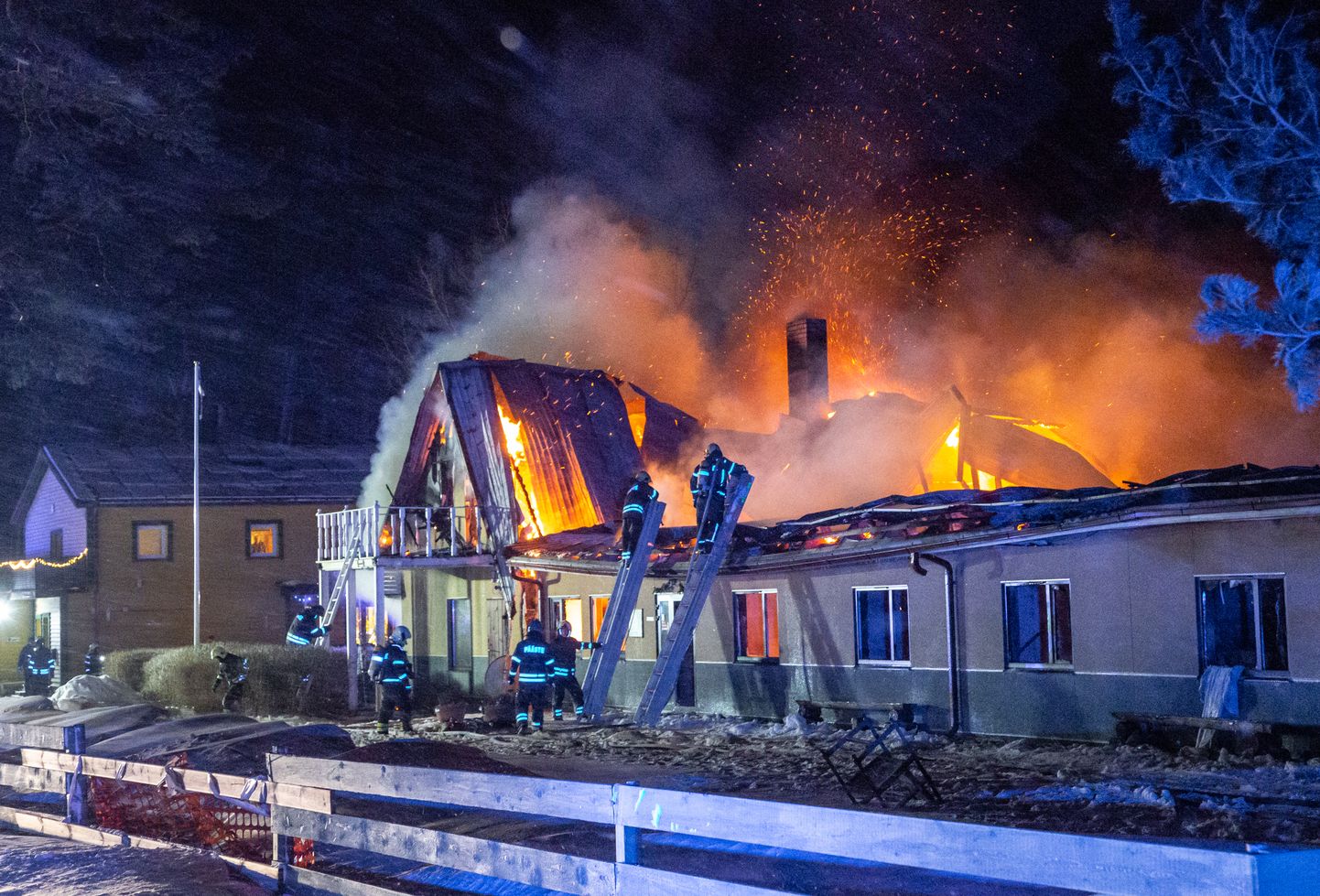 В разгоревшемся 12 января в пансионате "Männiku" пожаре погибли три человека.