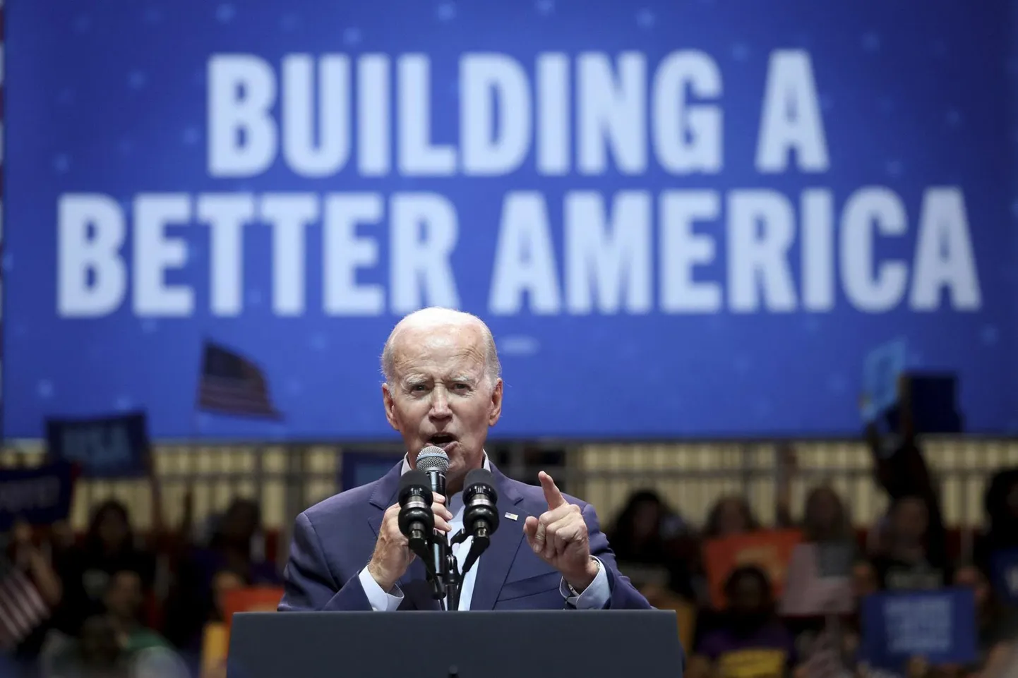 Ameerika Ühendriikide president Joe Biden 1. novembril Floridas kihutuskõnet pidamas.