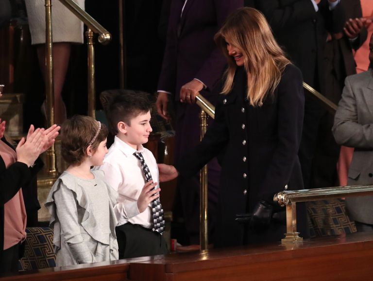 USA esileedi Melania Trump vestlemas Joshua Trumpi (paremal) ja Grace Eline'iga