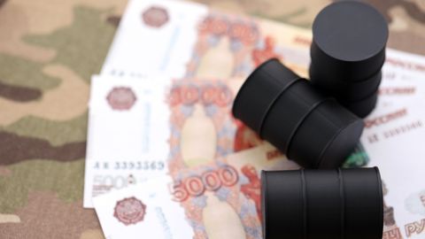 Zelenskis aicina atjaunot sankcijas Krievijas naftai