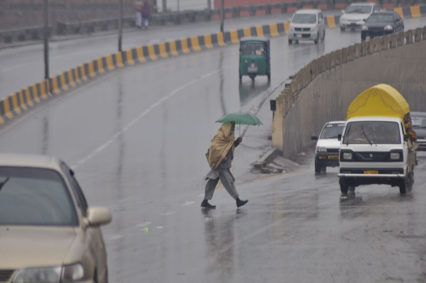 Tavatult tihe vihmasadu 13. jaanuaril Pakistanis Peshawaris.