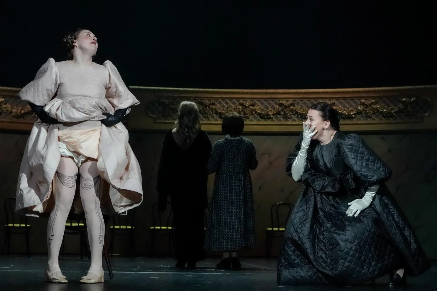 Ons see surmatants või elutants? FOTO: Vene Teatri Arhiiv