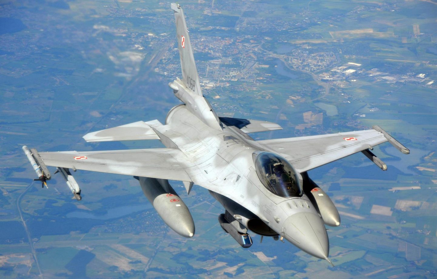 Oserdówi lennanud Vene tiibrakett sundis vaatluslennule ka Poola F-16 hävitajad.