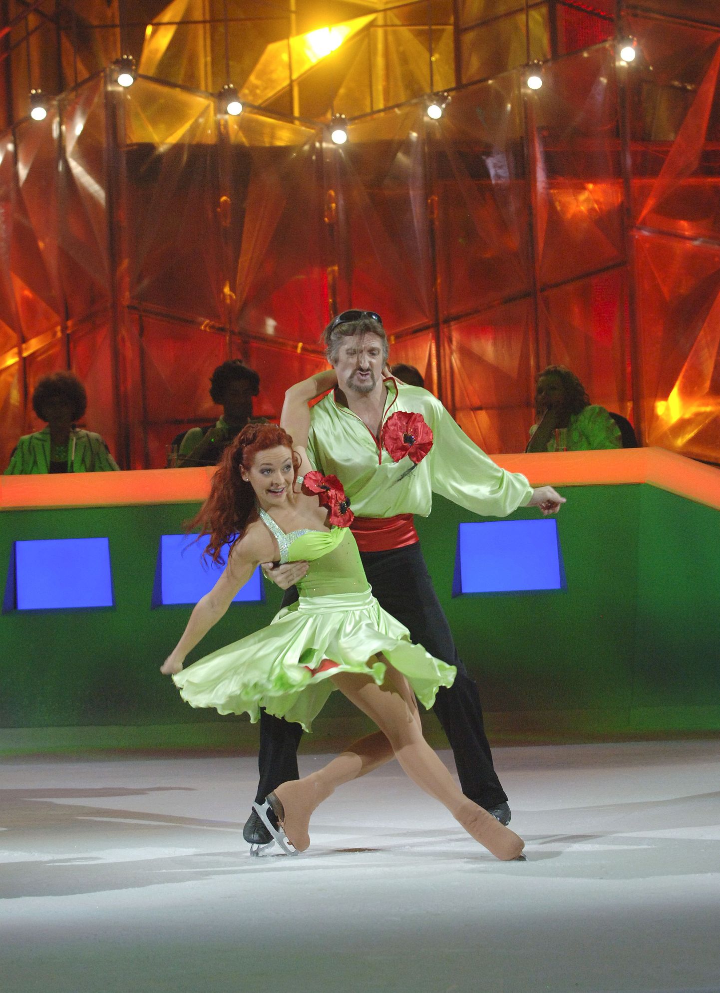 ITAR-TASS 20: MOSCOW, RUSSIA. SEPTEMBER 5. Olympic Champion in ice dancing Marina Anissina and actor Nikita Dzhigurda perform during the Dancing on Ice. Velvet Season television show transmitted by channel Rossiya. (Photo ITAR-TASS / Grigory Sysoyev)