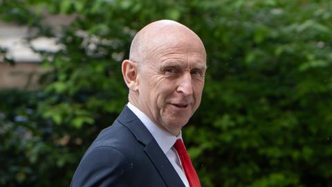 Briti kaitseminister John Healey astus ebapiisavate sõjalist