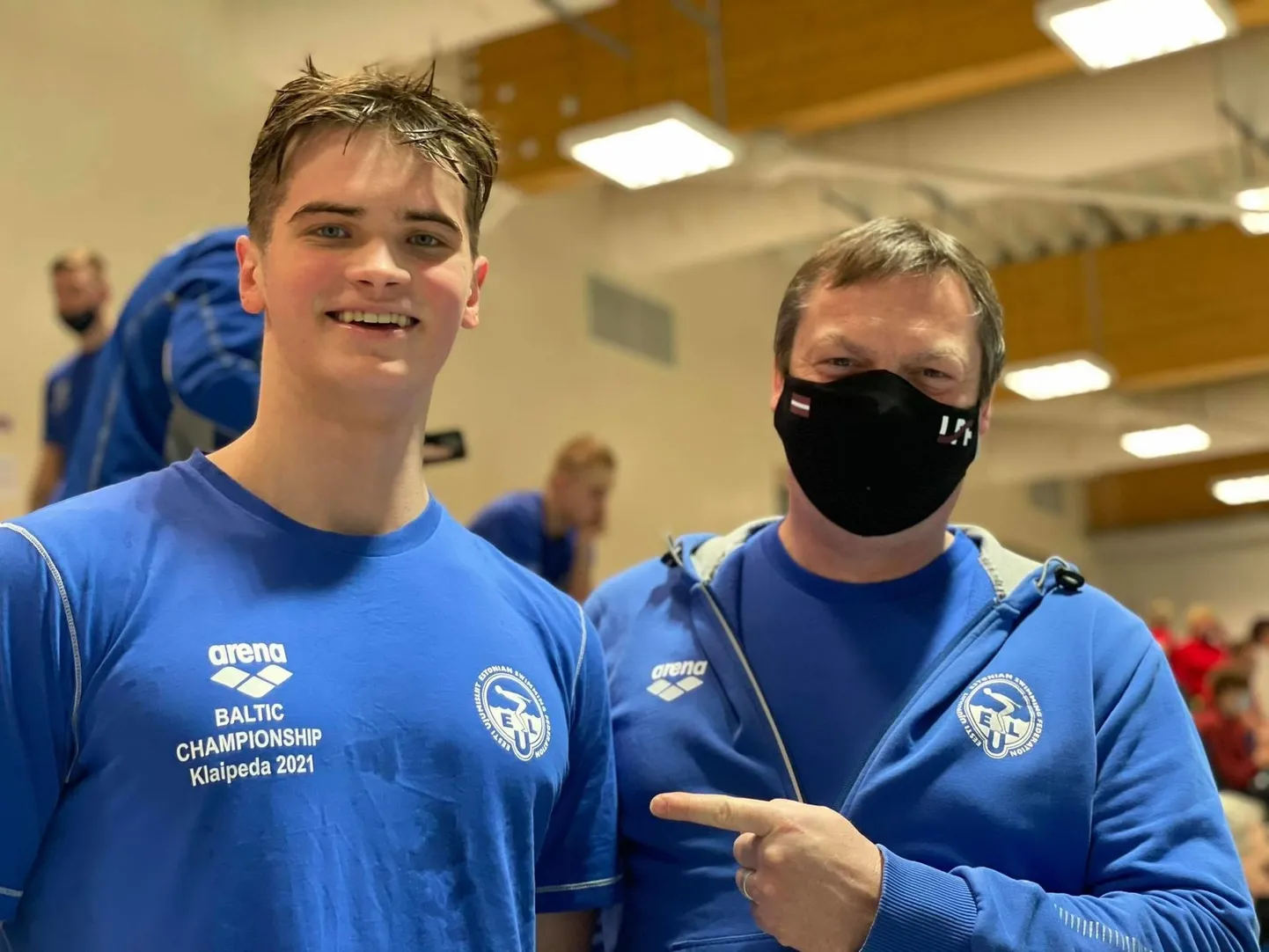 Ralf Roose (vasakul) pidi vahetult enne võistlusi olema kaks nädalat isolatsioonis, kuid saavutas treener Mihhail Strungari (paremal) sõnul sellest hoolimata üllatavalt head tulemused.