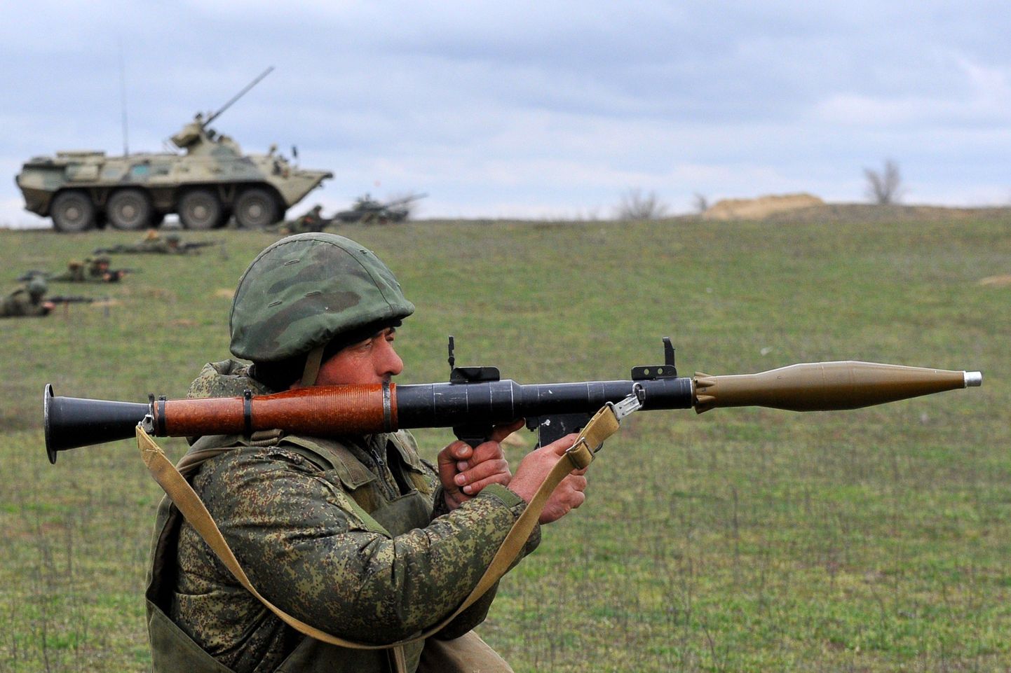 Venemaa sõdur õppustel Sernovodski polügoonil Lõuna-Venemaal.