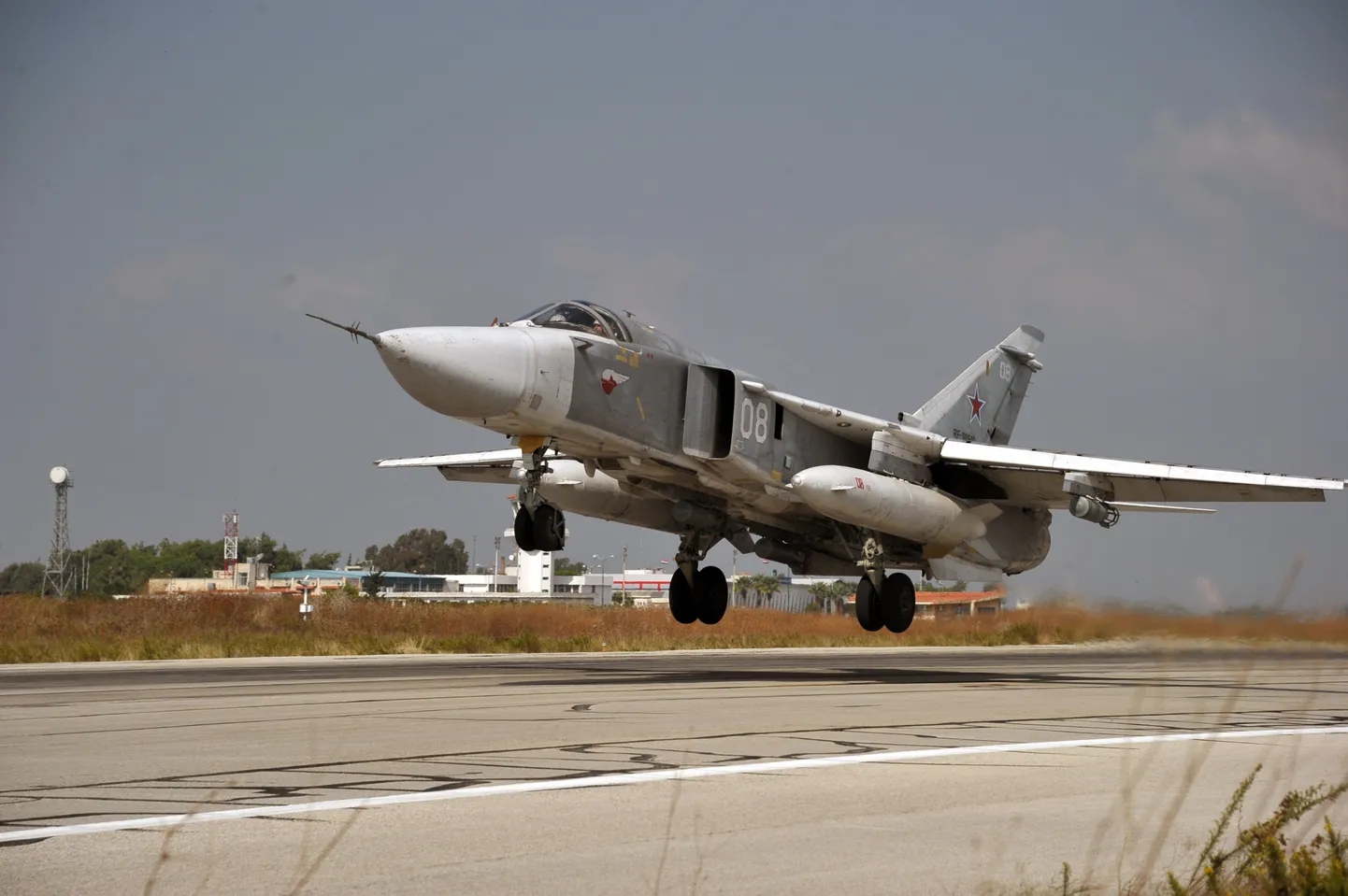 Su-24 pommitaja.