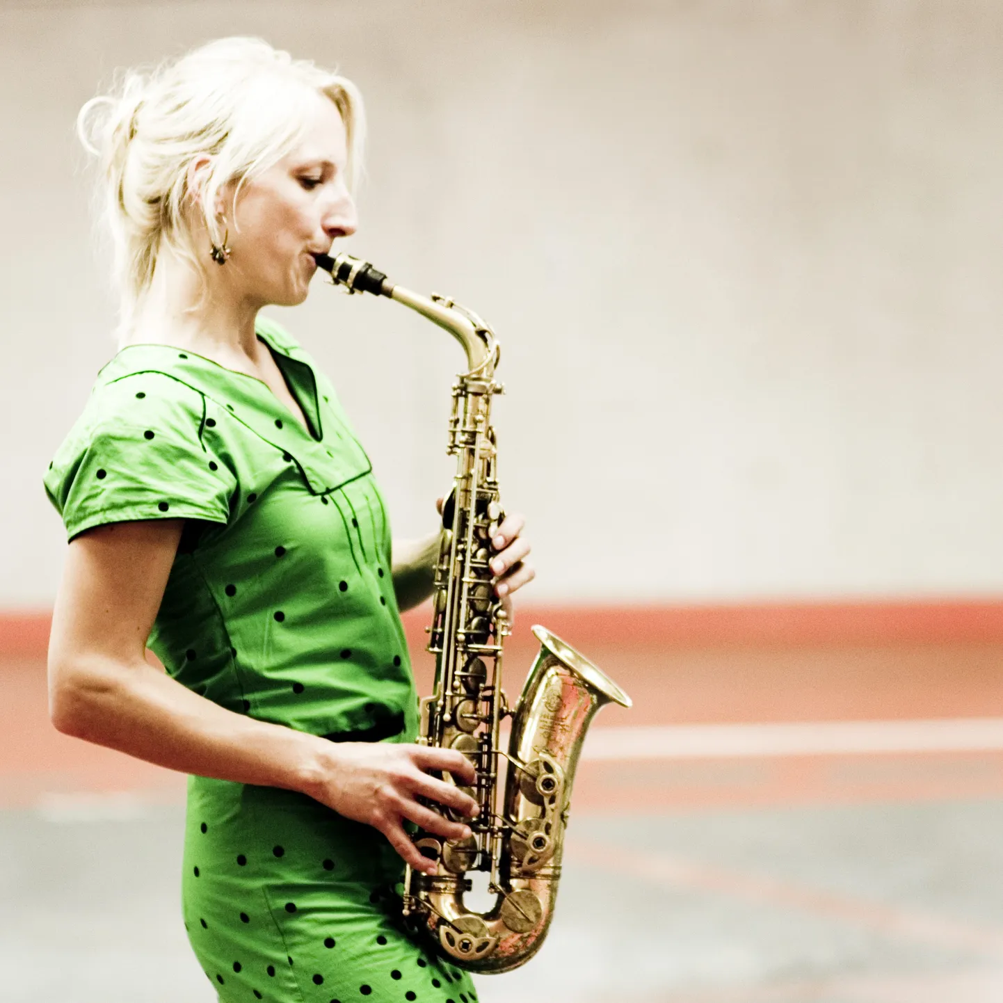 Pärimusmuusika aidas esineb Alexandra Lehmler koos oma kvintetiga