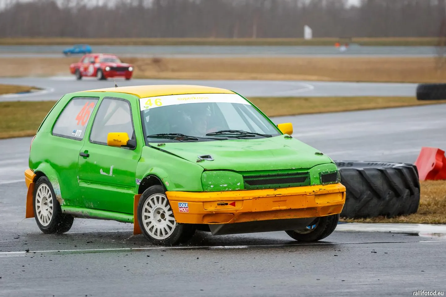Pärnu autosportlane Siim Ots pani superkrossihooaja avaetapil 2WD masinaklassis oma paremuse veenva ülekaaluga maksma.