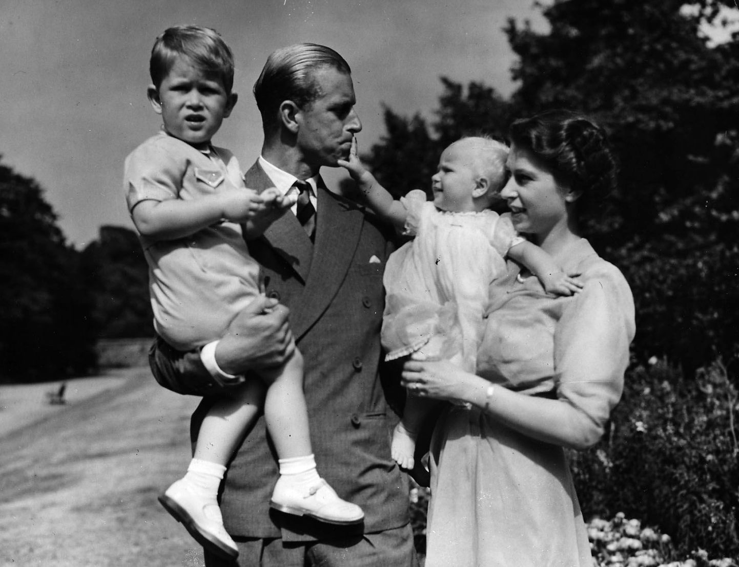 Printsess Elizabeth ja prints Philip koos lastega 1951. aastal.