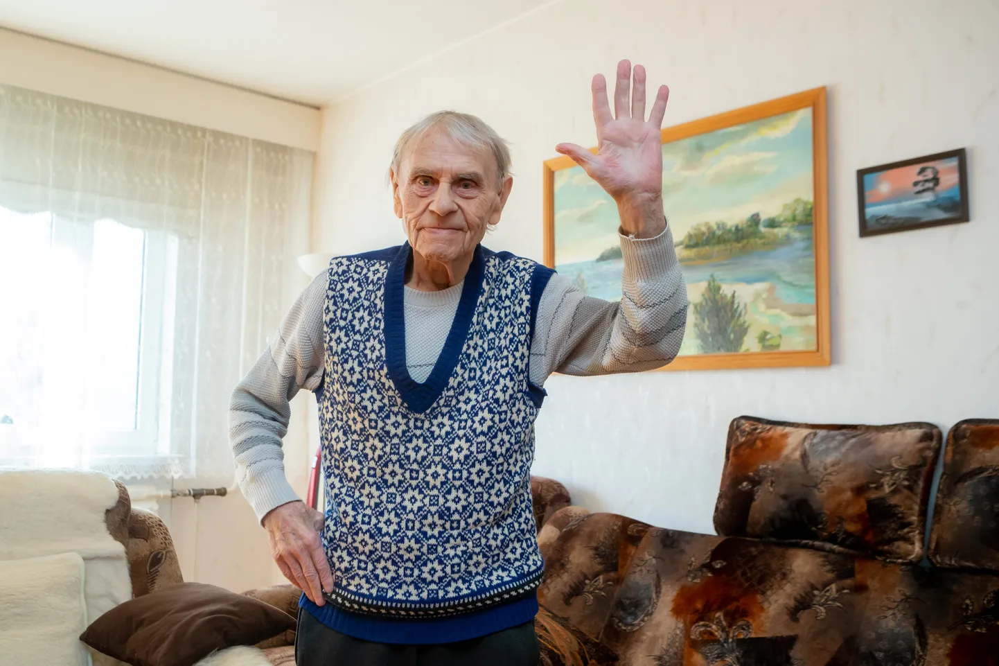 MAALIMISEGA hakkas Enno katsetama juba noorpõlves, aegade jooksul on valminud mõnikümmend pilti. Põhiliselt loodusvaated. “Koolis oli joonistamine ainuke aine, mis sai hindeks viis, teised olid väiksemad,” muigab ta.