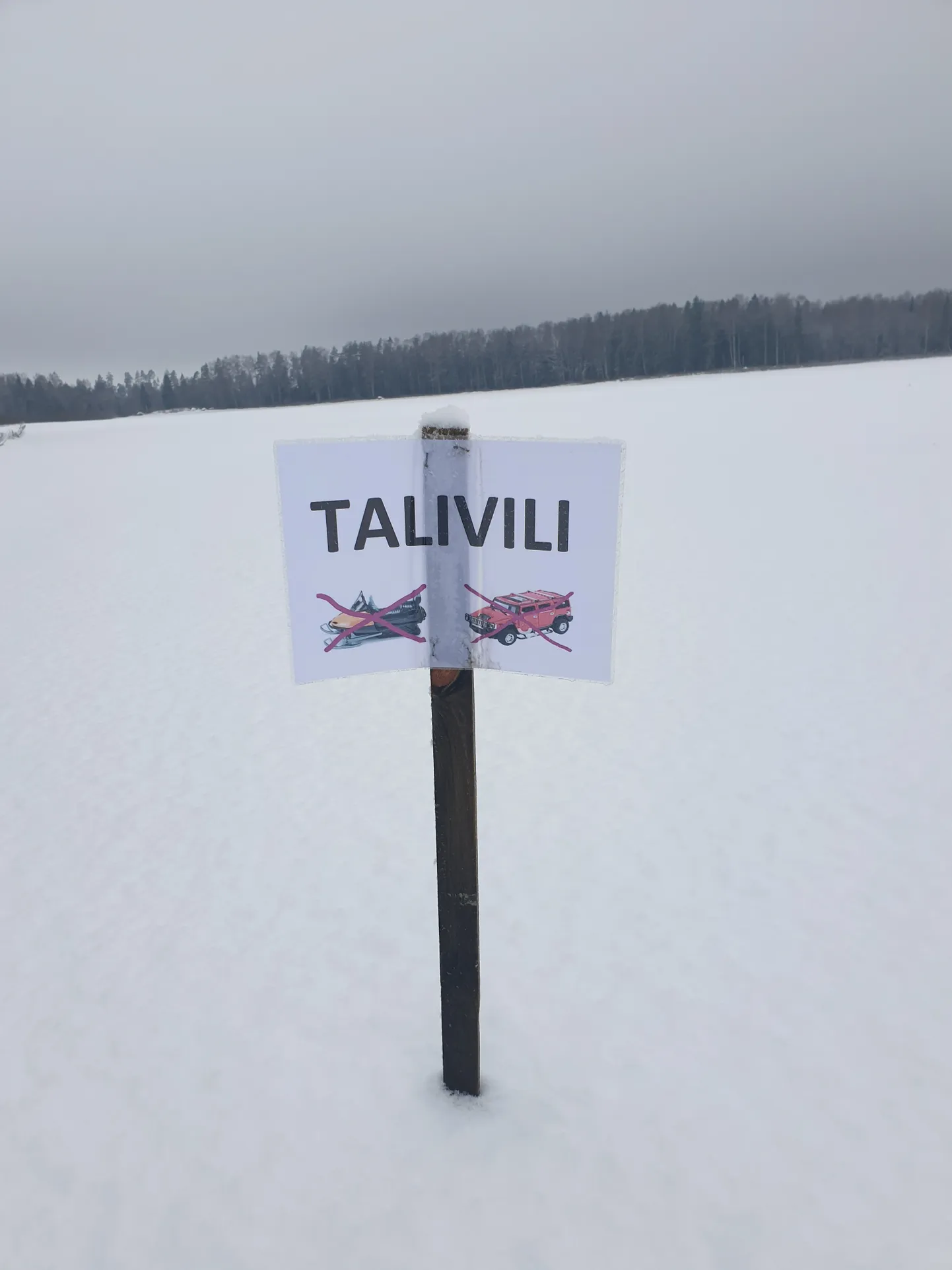 Järva-jaani kandis liiklejad märkavad osade põldude ääres  neil  mootorsõidukitega liiklemise keelde ja on põllumehe rõõmuks ettekirjutustest kenasti kinni pidanud.
