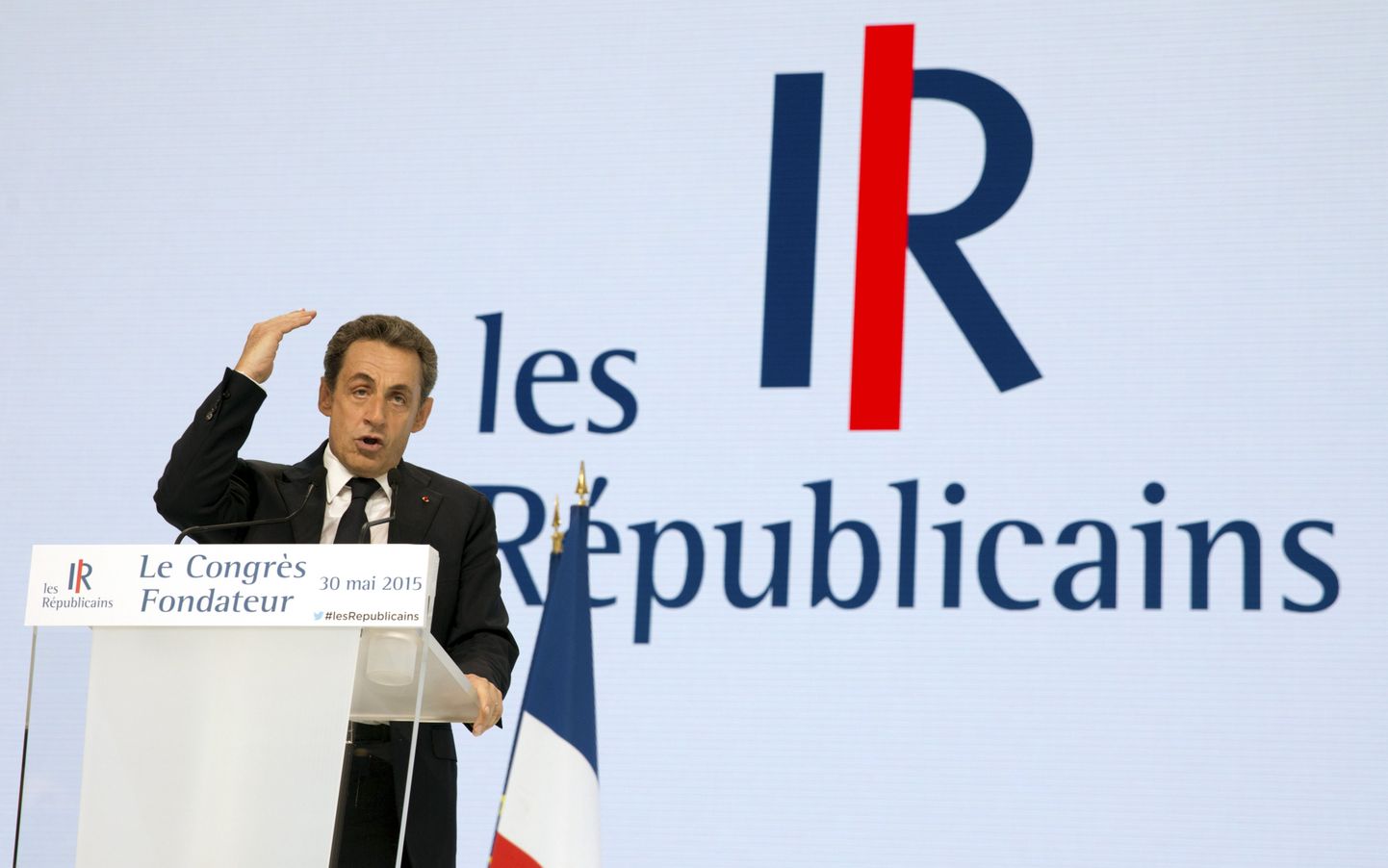 Nicolas Sarkozy täna Pariisis nüüdse nimega Vabariiklaste partei liikmetele  kõnet pidamas.