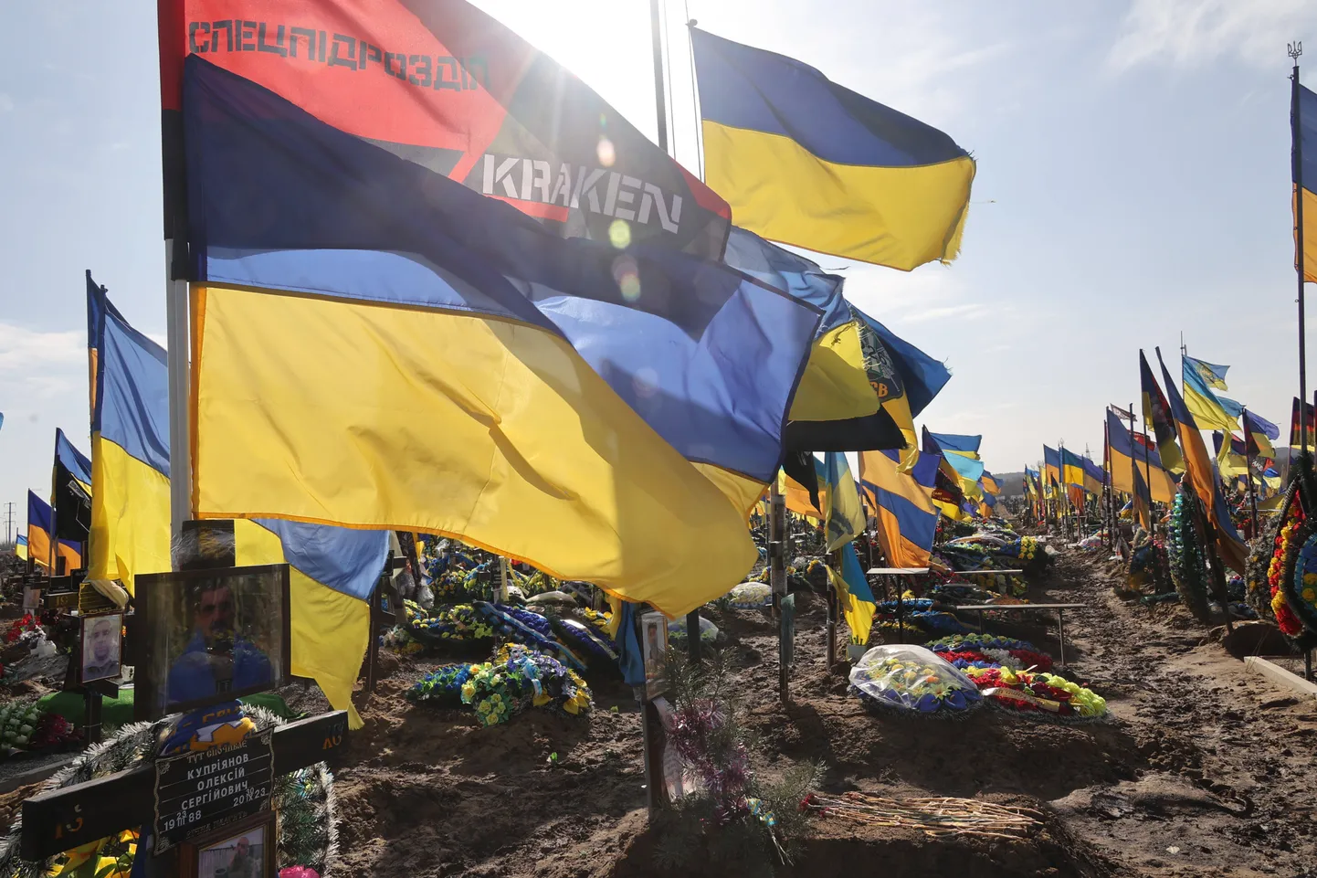 Ukraina sõdurite surnuaed Harkivis.