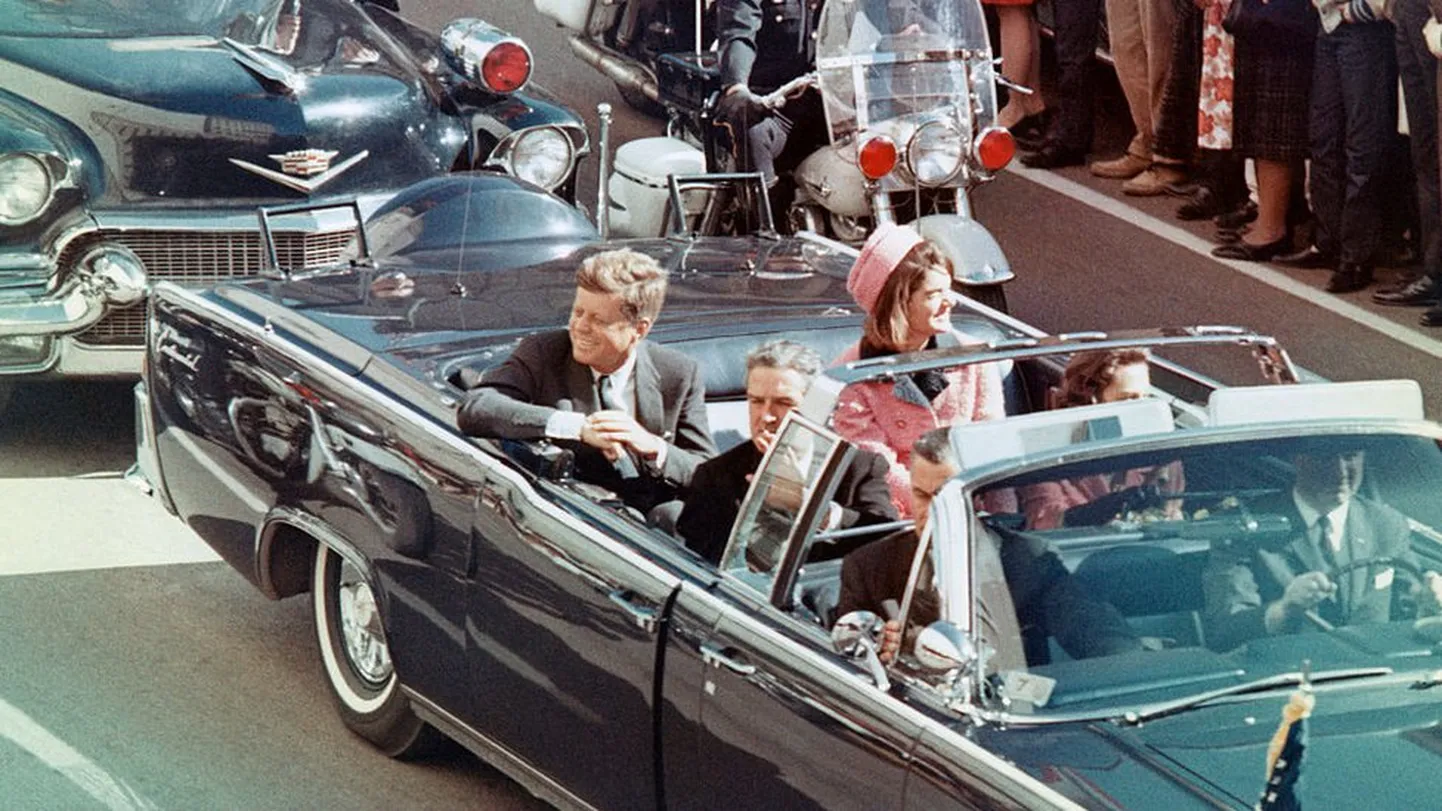 Джон Кеннеди был убит снайпером во время своей поездки в Даллас в 1963 году