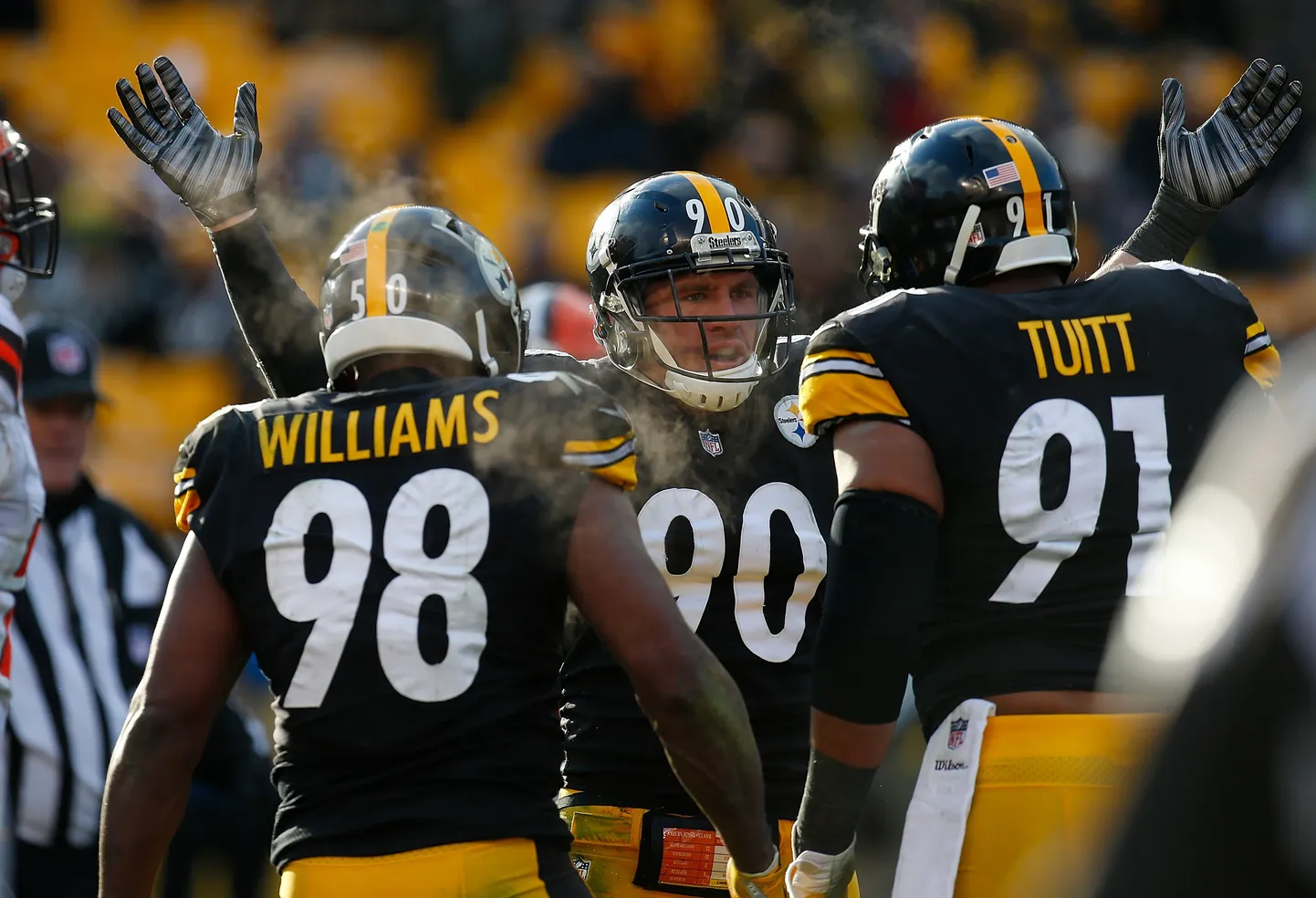 Poolemeelne ähvardas kippuda Pittsburgh Steelersi mängijate elu kallale.