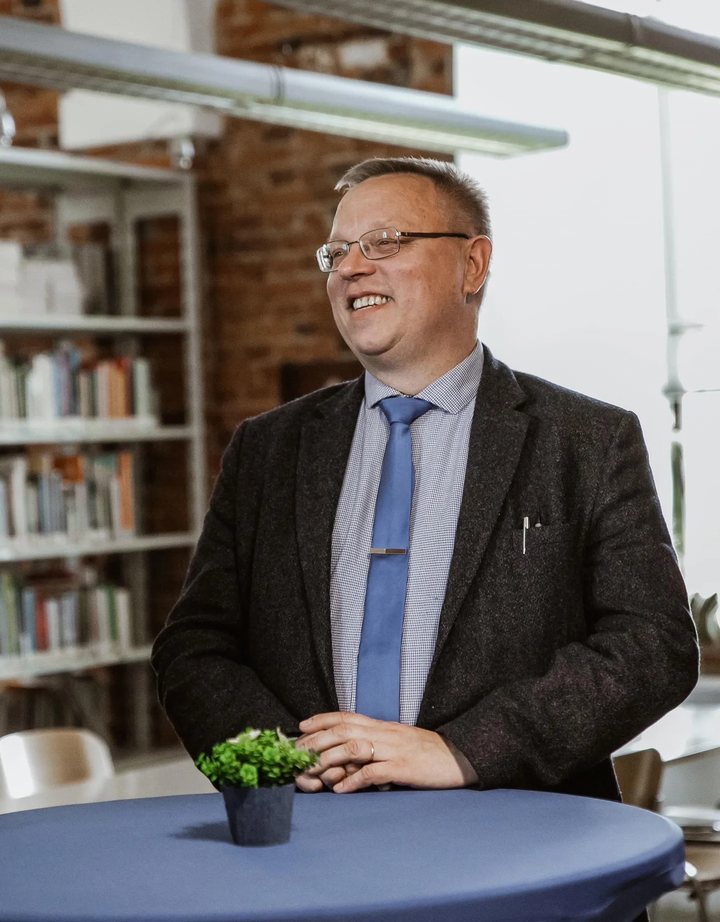 Tartu ülikooli õppejõud, makroökonoomika professor Raul Eamets tõdes, et kui Saksamaa majandus läheb vabalangusesse, kannatavad ka Soome ja Rootsi majandus, millest omakorda sõltub väga palju Eesti majandus.