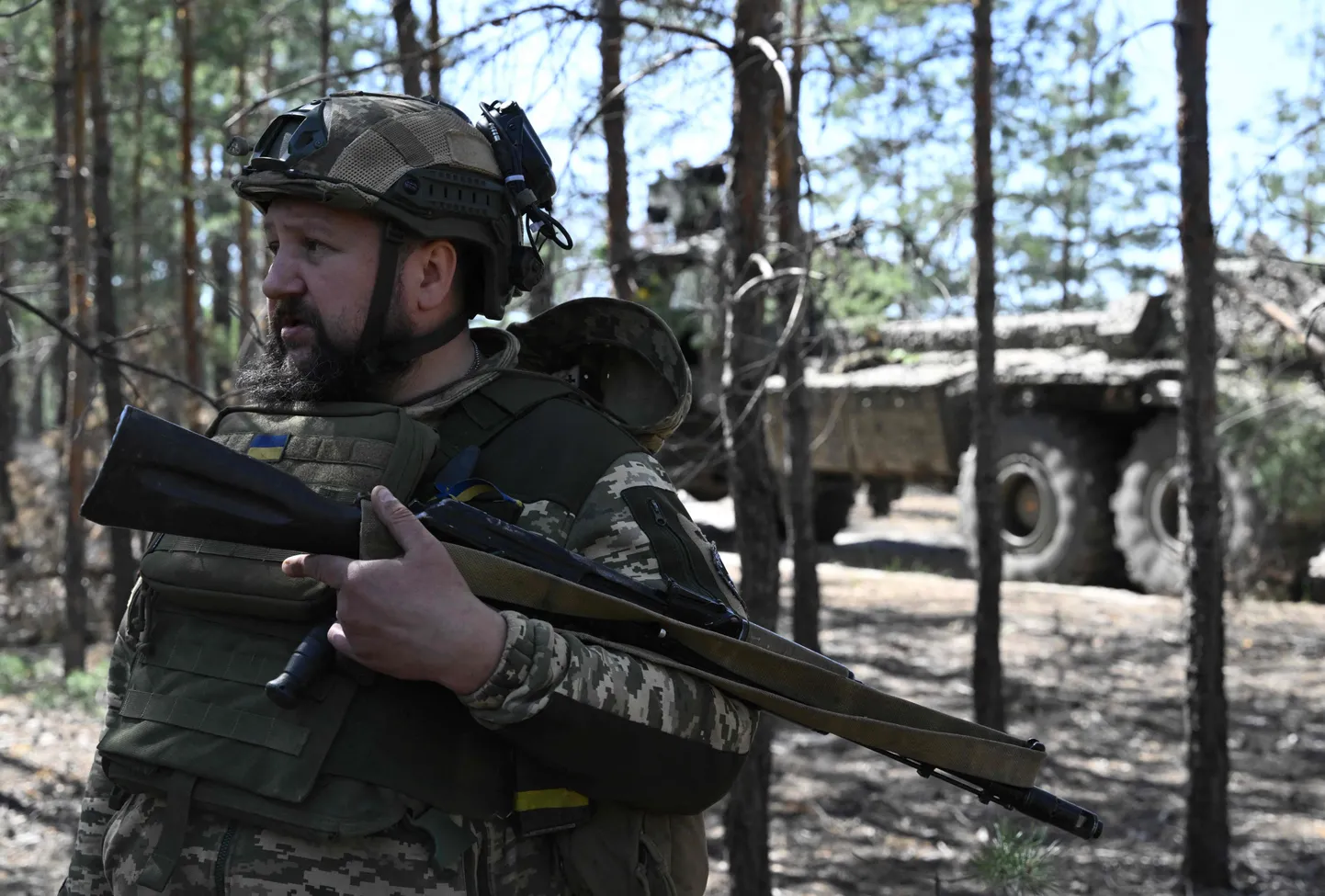 45. suurtükiväebrigaadi võitleja Rootsi päritolu haubitsaga. 7. mai 2024, Donetsk.