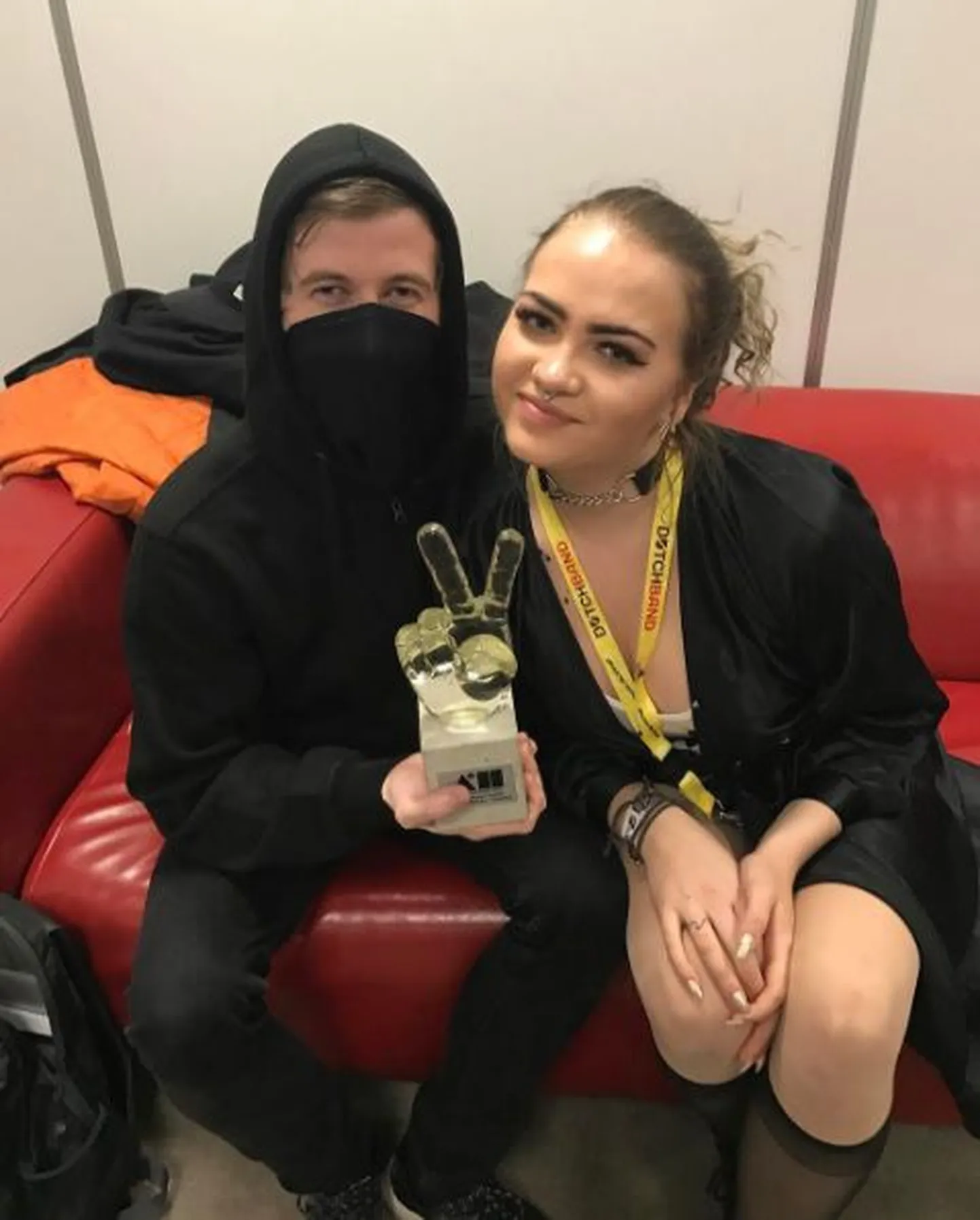 Tantsumuusika staar Alan Walker sai Aastahitt 2016 auhinna kätte