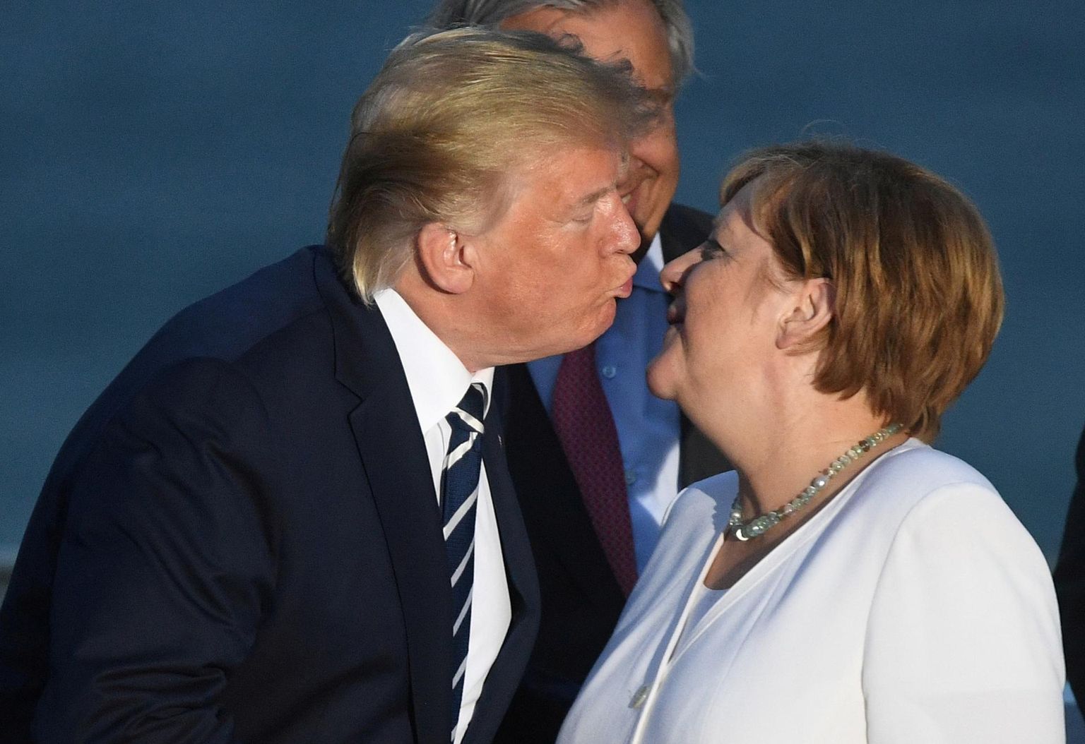 USA president Donald Trump andis Saksamaa kantslerile Angela Merkelile G7 tippkohtumisel Biarritzis põsemusi.