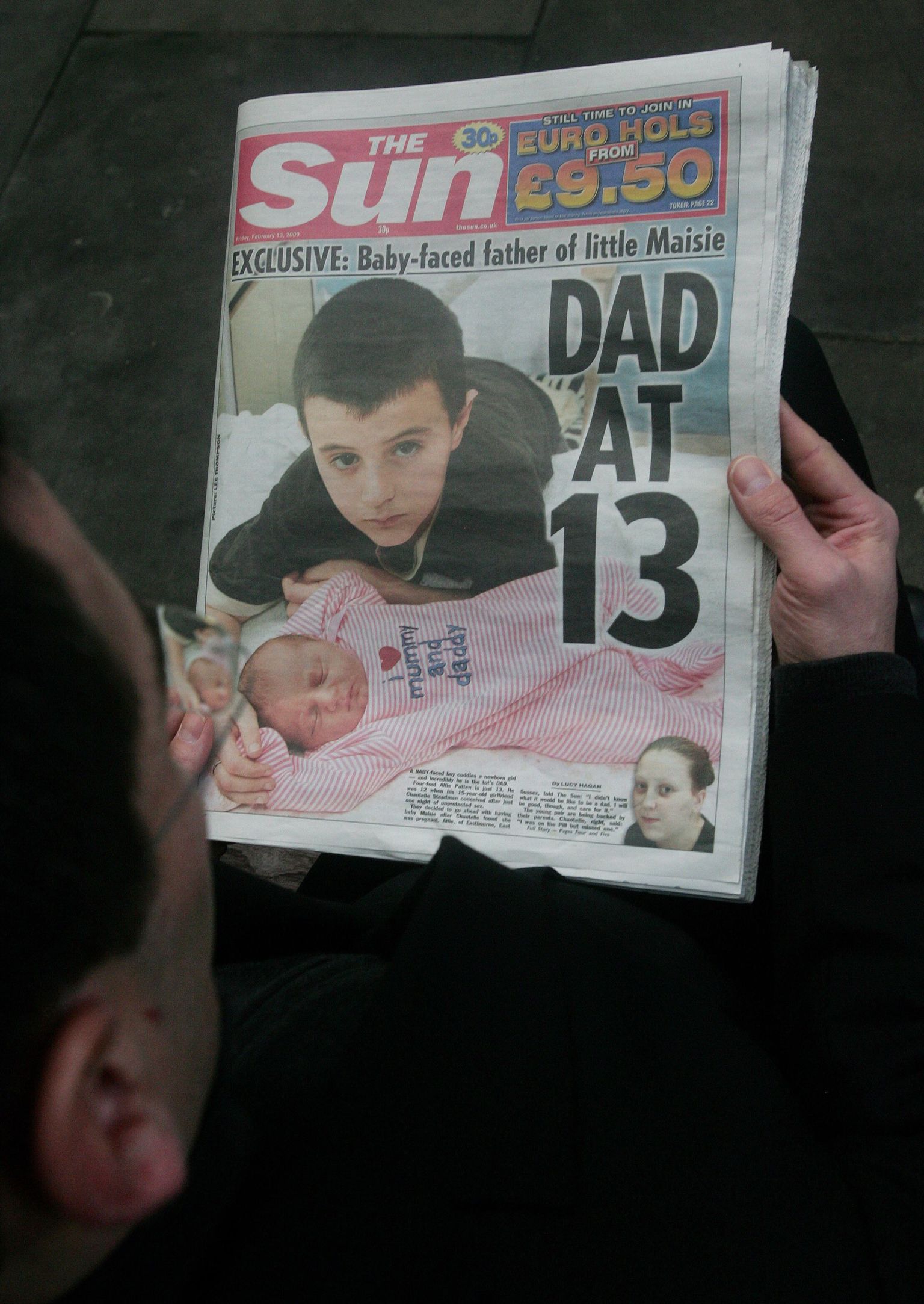 Alfie Patten koos lapsega Briti tabloidi The Sun esikaanel