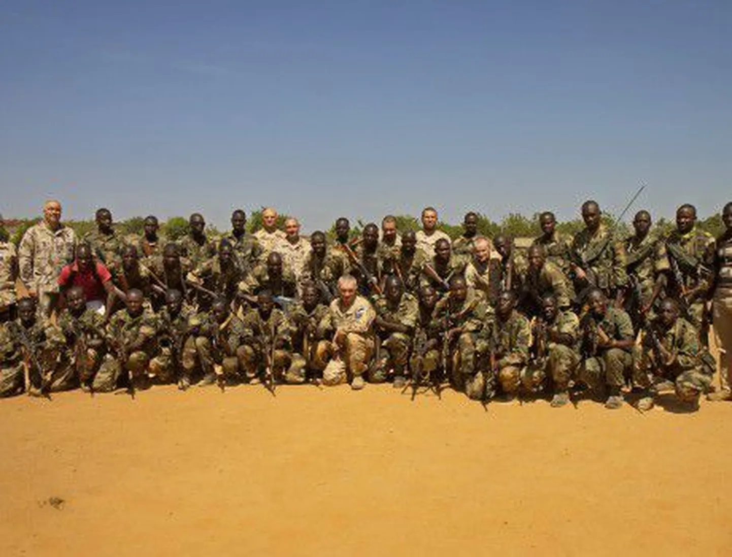 Eesti instruktorid valmistasid ette ühe Mali armee 35-liikmelise rühma.