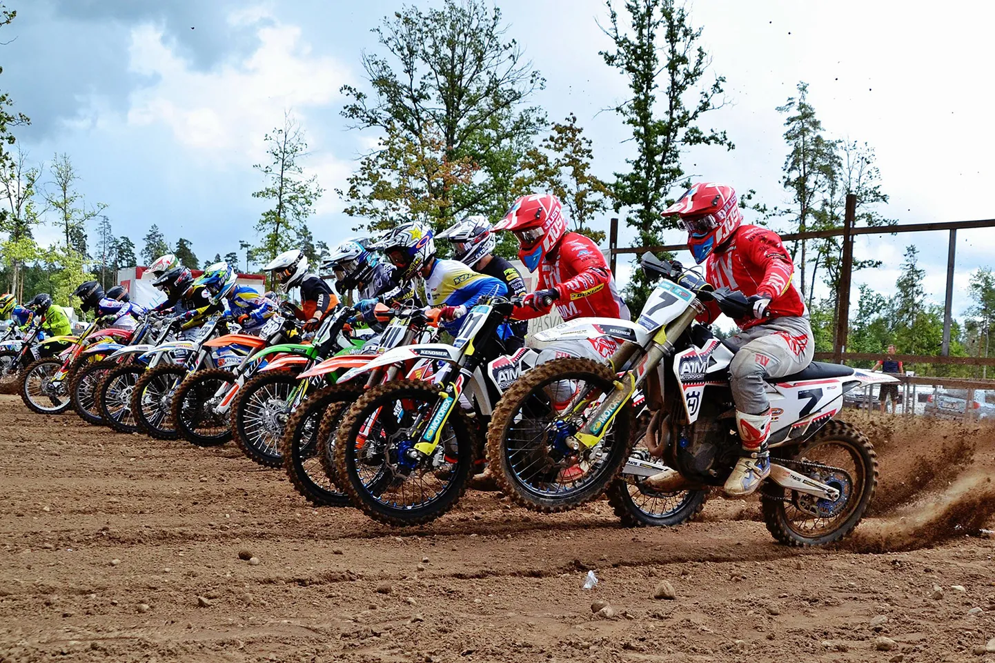 Tanel Leok (number 7) MX1 klassi stardis.