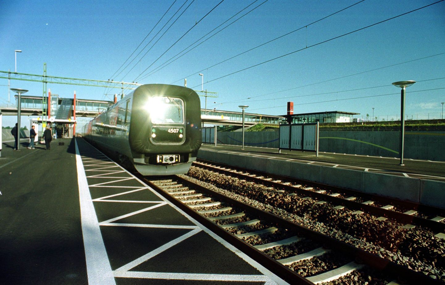Rootsis jäi 180 inimest neljaks tunniks rongitunnelisse