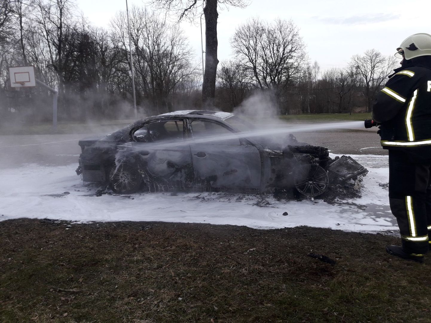 Tules hävinud BMW.