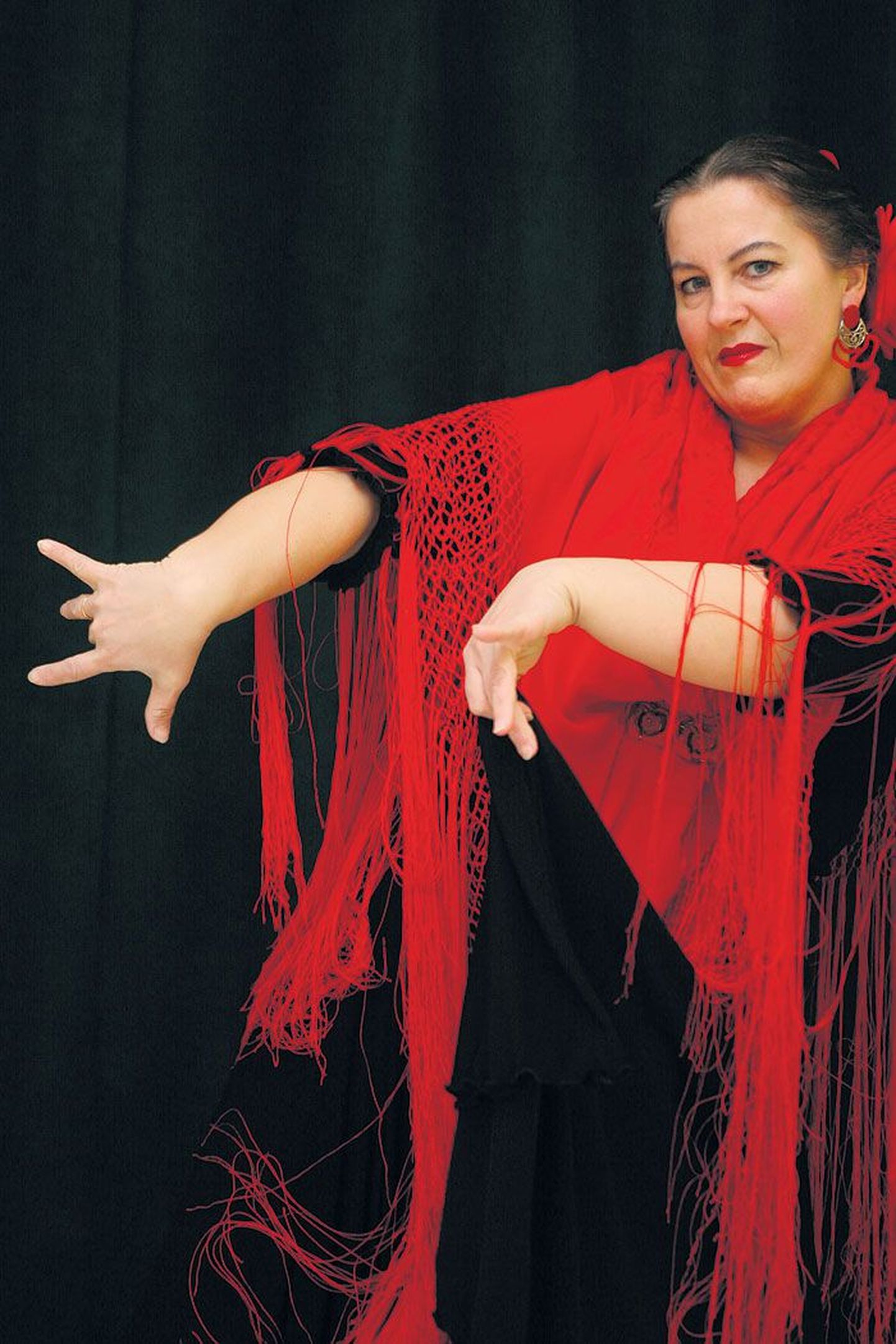 Tiina Pikas on tantsimist õpetanud peaaegu sama kaua, kui ise tantsinud. Ka flamenko-tantsu hakkas ta õpetama ise alles õpilane olles.