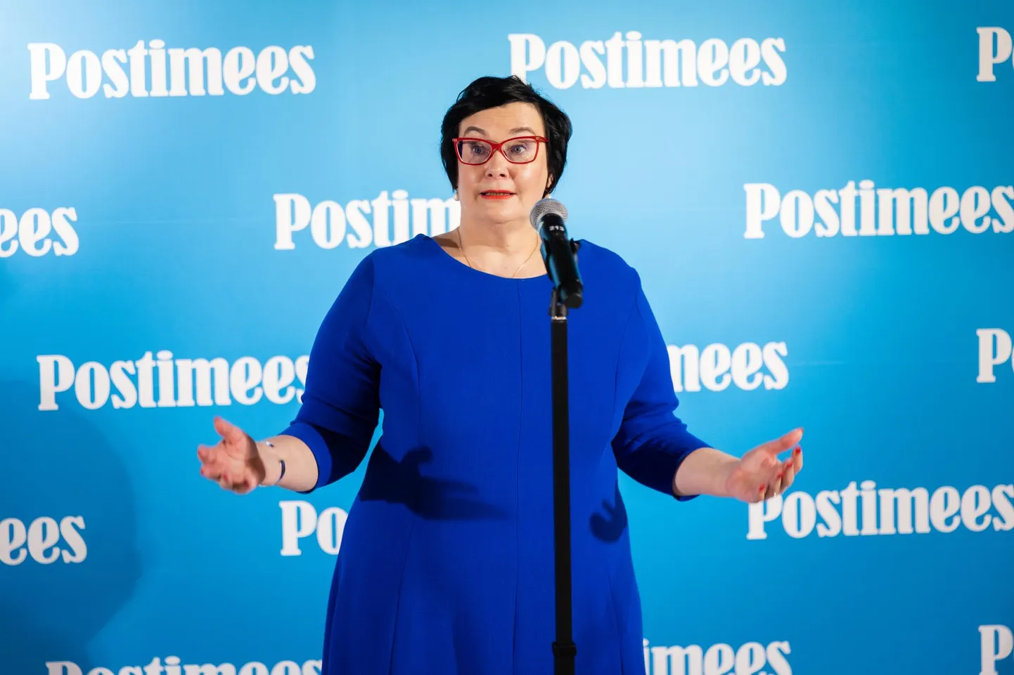 Postimehe aasta inimese auhinna pälvis Narva linnapea Katri Raik
