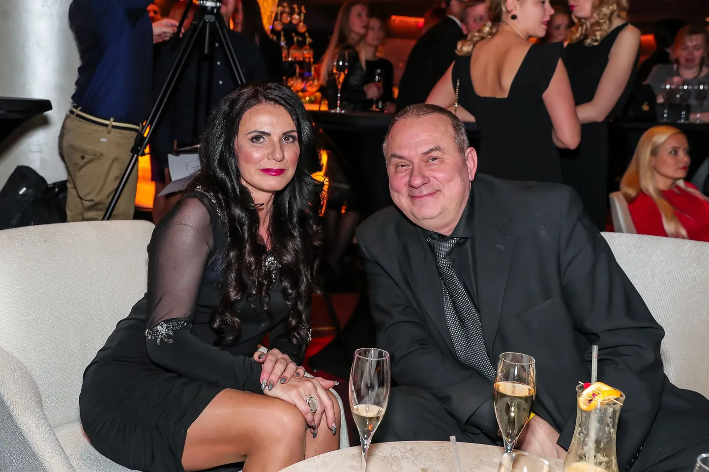 Dr Oolo glamuurne raamatuesitlus Hiltonis.
Marina ja Aivar Riisalu