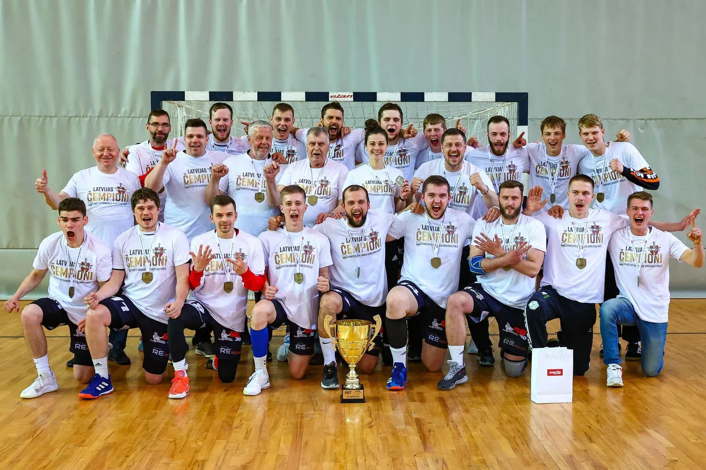 Latvijas handbola klubs Dobeles "Tenax" .