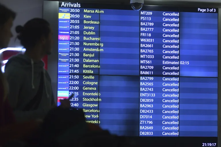 Gatwicki lennujaama saabuma pidanud tühistatud lennud.